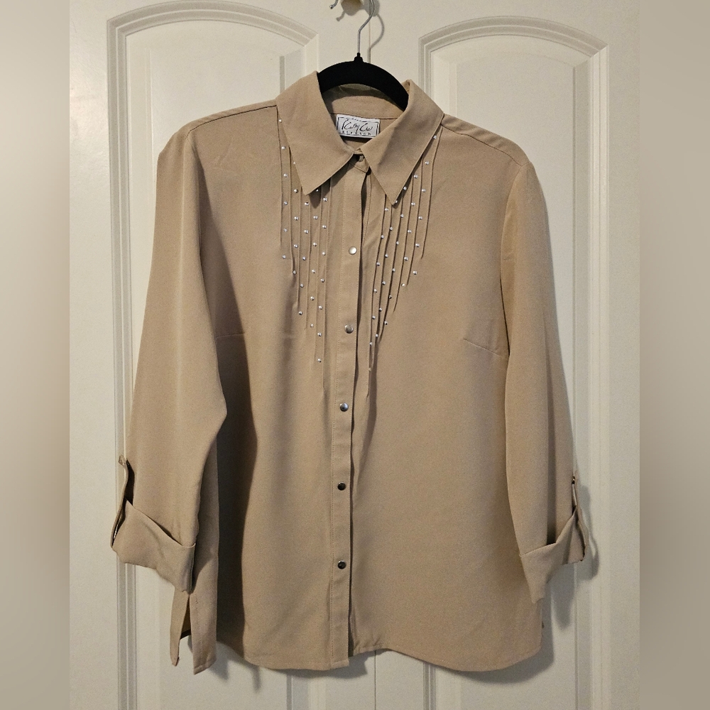 Kathy Che Womens Tan Button-Up Shirt Top Blouse  with Silver Accents Sz M